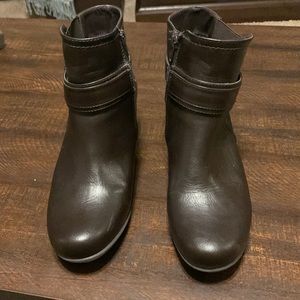 Women’s Croft and Borrow Brown Dress Boot Size 9